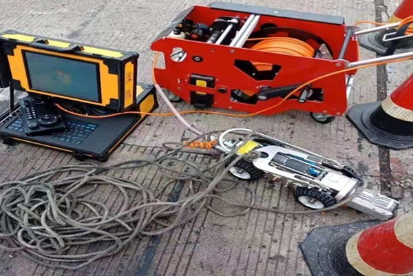 石鼓CCTV管道检测机器人